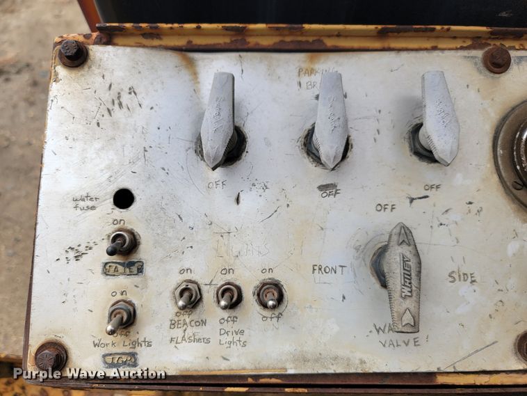 image for item LO9240 Caterpillar PR-105  cold planer