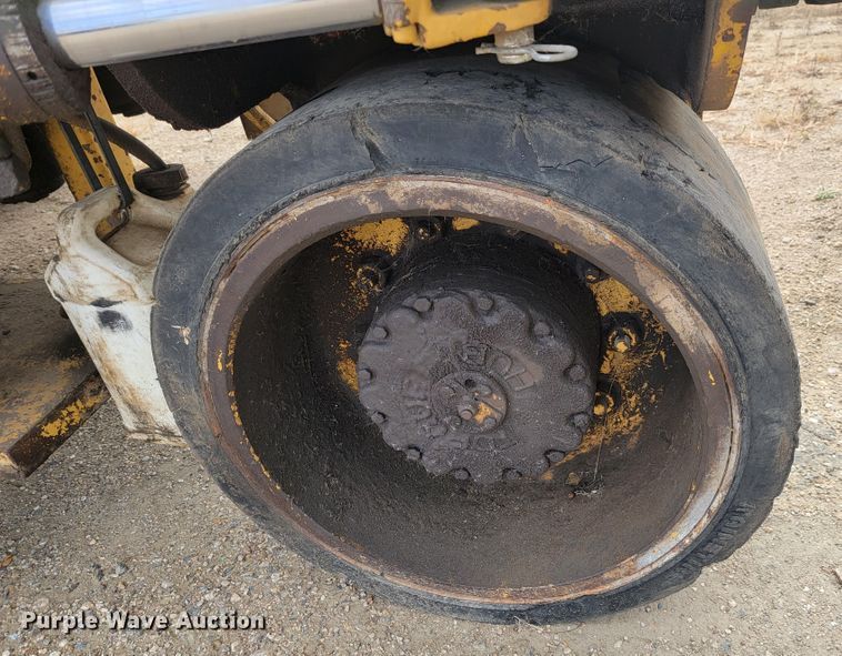 image for item LO9240 Caterpillar PR-105  cold planer