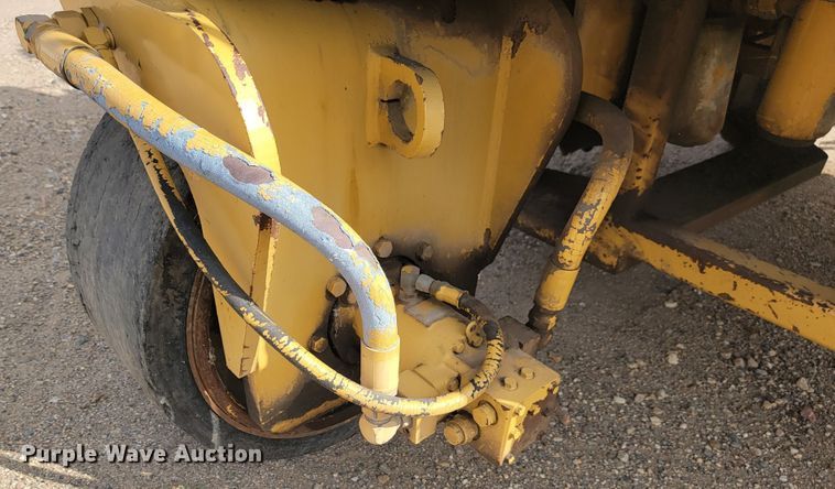 image for item LO9241 Caterpillar PR-105  cold planer