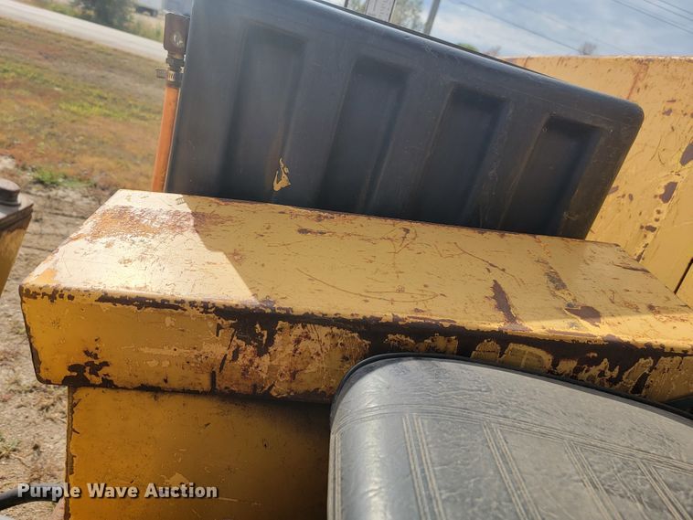 image for item LO9241 Caterpillar PR-105  cold planer