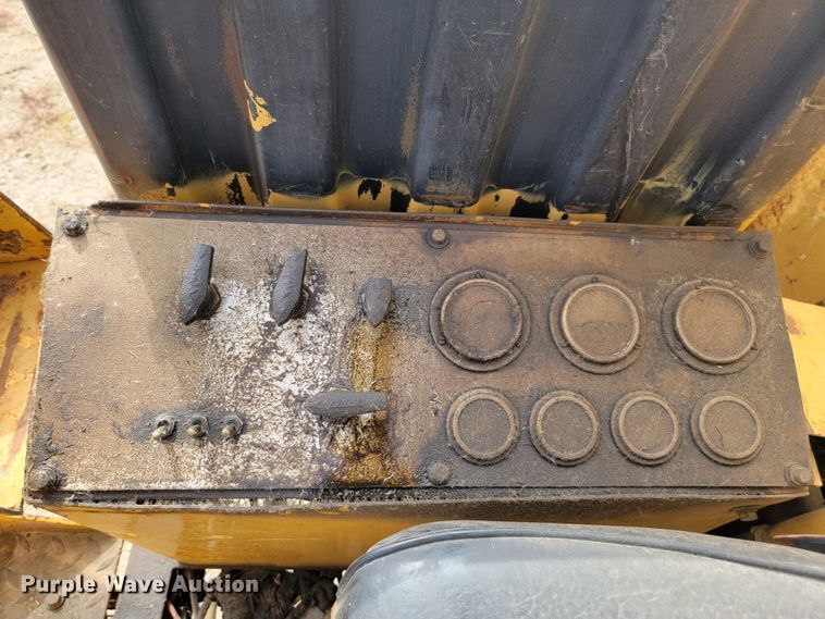 image for item LO9241 Caterpillar PR-105  cold planer