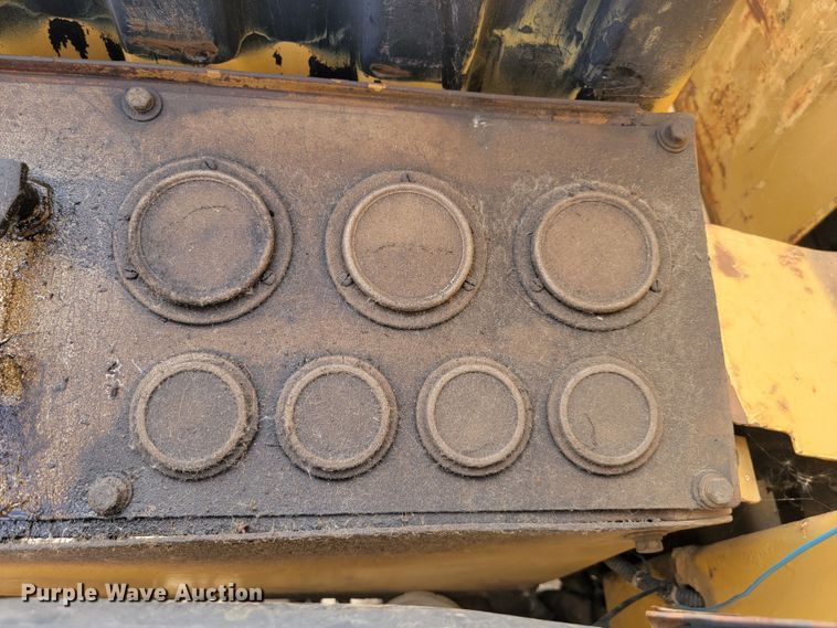 image for item LO9241 Caterpillar PR-105  cold planer