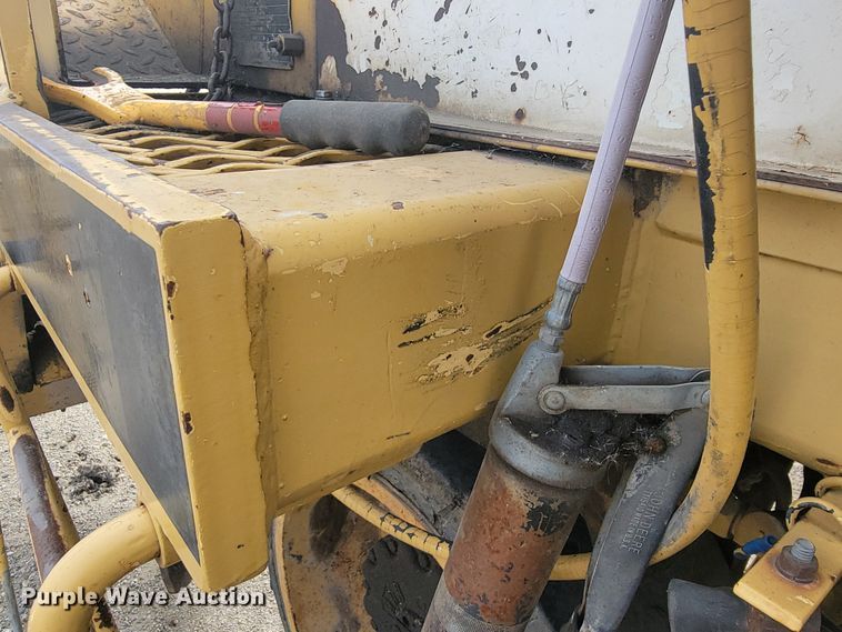 image for item LO9241 Caterpillar PR-105  cold planer