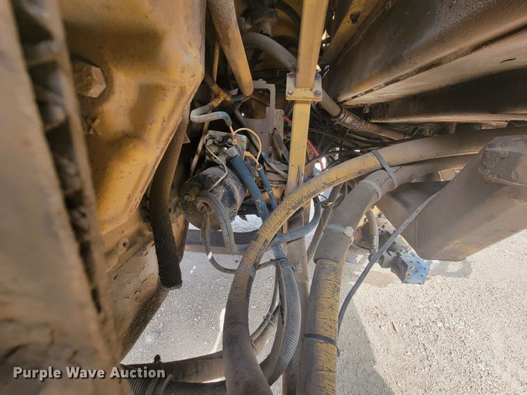 image for item LO9241 Caterpillar PR-105  cold planer