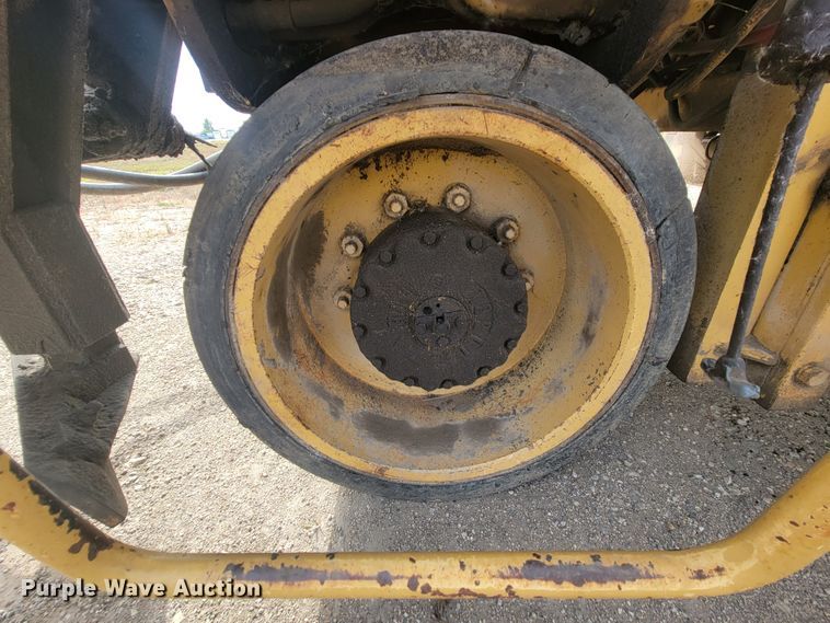 image for item LO9241 Caterpillar PR-105  cold planer