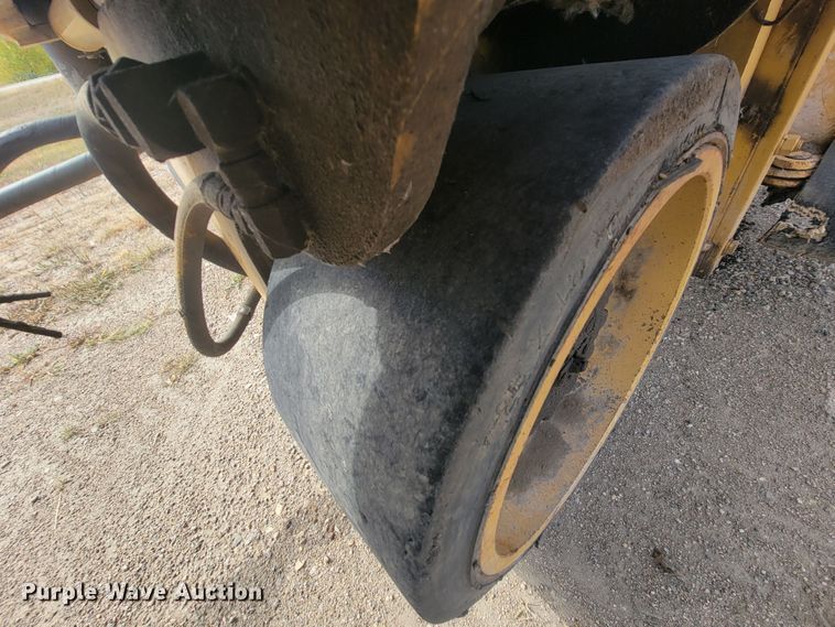 image for item LO9241 Caterpillar PR-105  cold planer