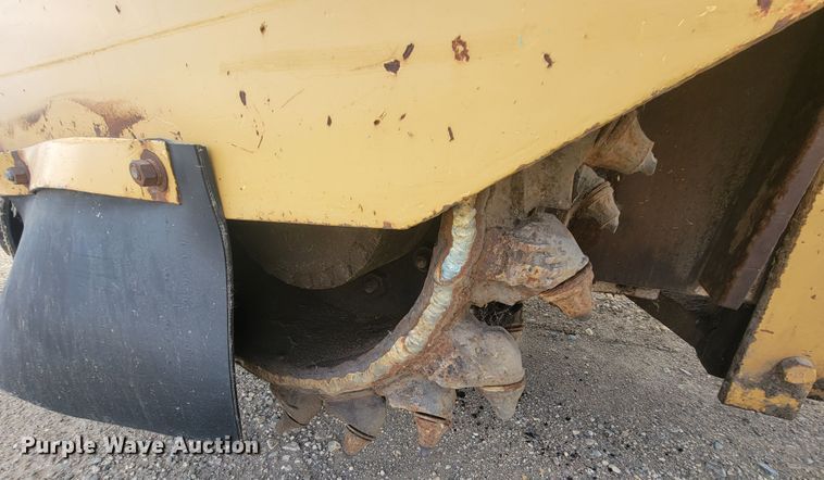 image for item LO9241 Caterpillar PR-105  cold planer