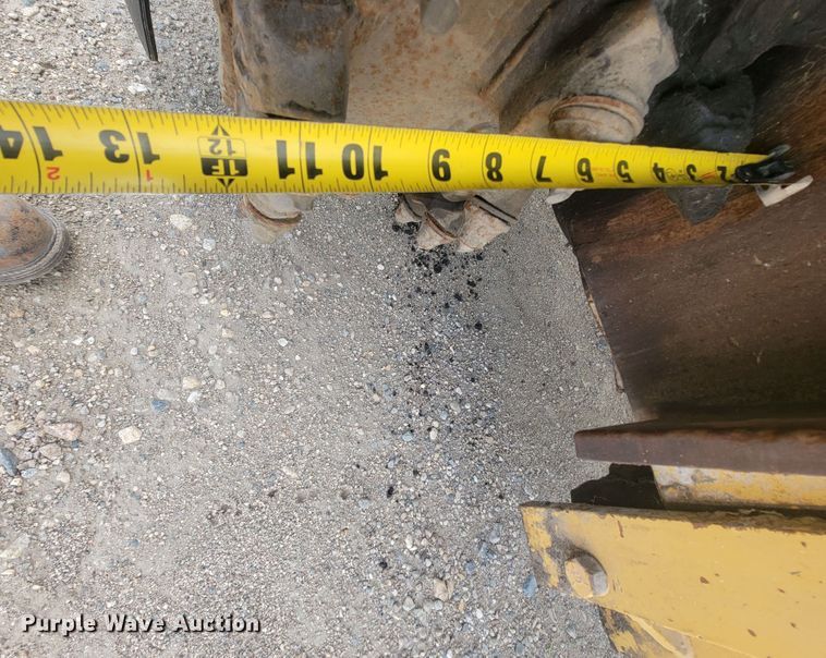 image for item LO9241 Caterpillar PR-105  cold planer