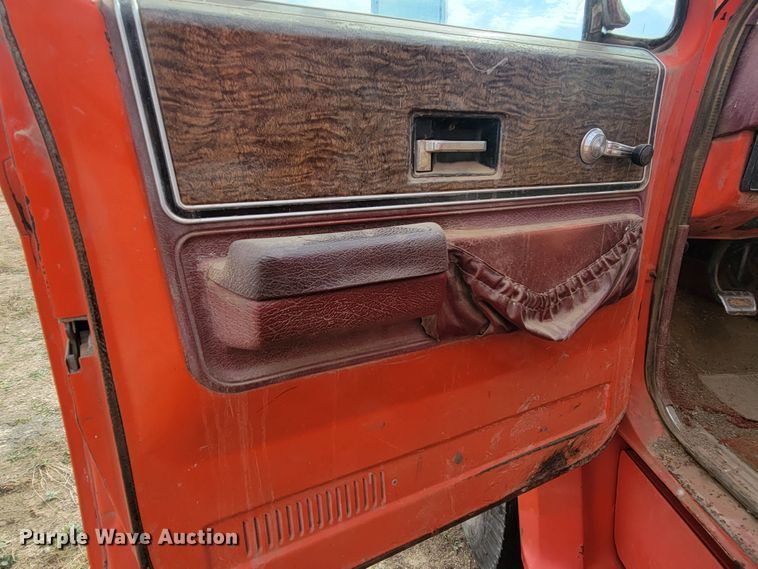 image for item LO9247 1976 GMC CE67503  fuel truck