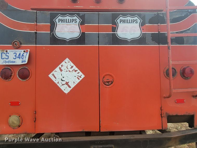 image for item LO9247 1976 GMC CE67503  fuel truck