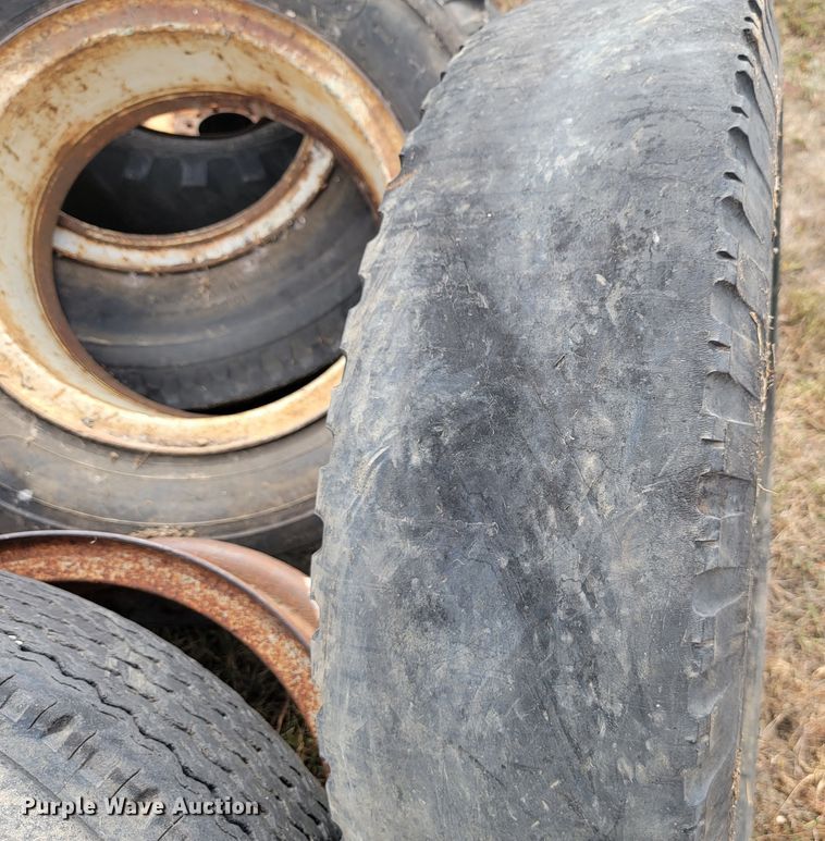 image for item LO9250 (13) Tires and wheels
