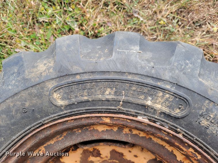 image for item LO9250 (13) Tires and wheels