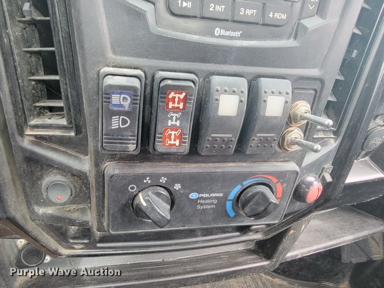 image for item LO9264 2013 Polaris 900EFI  utility vehicle