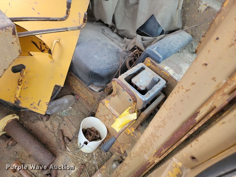 image for item LO9266 Caterpillar  dozer cab