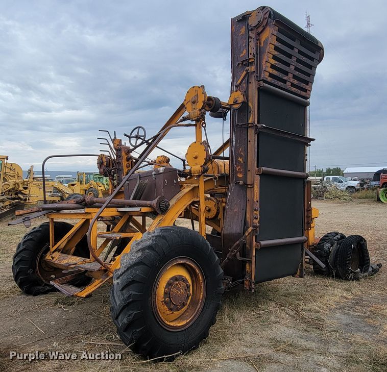 image for item LO9267 IHC U10  road widener