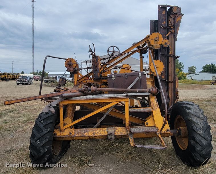 image for item LO9267 IHC U10  road widener