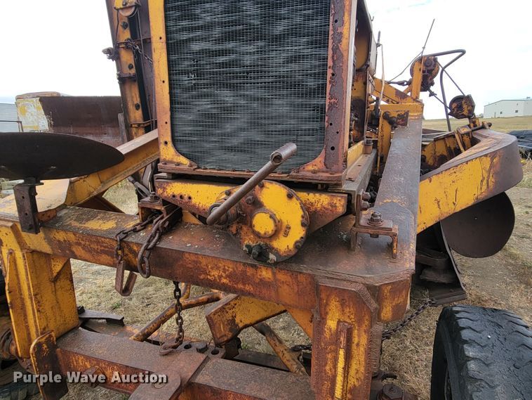 image for item LO9267 IHC U10  road widener