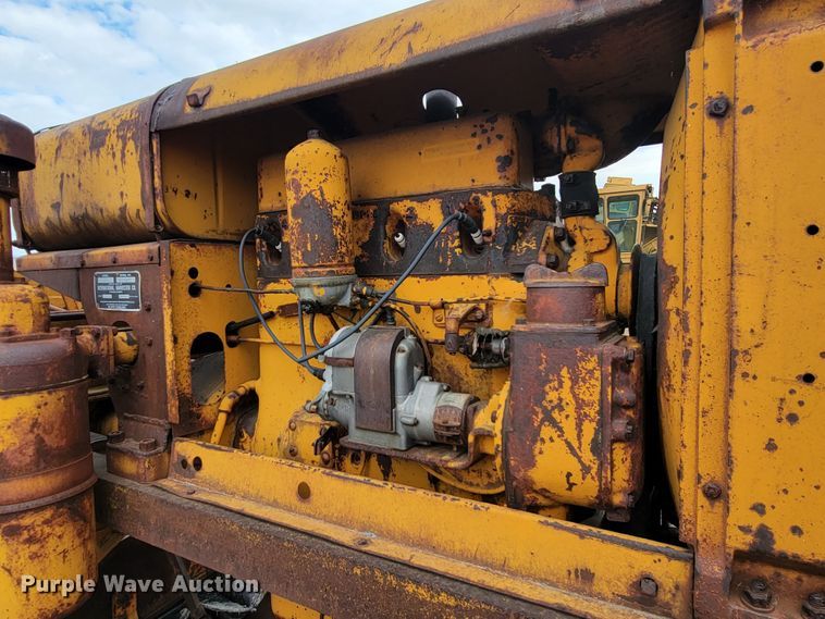 image for item LO9267 IHC U10  road widener