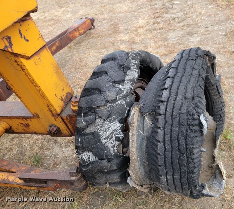 image for item LO9267 IHC U10  road widener