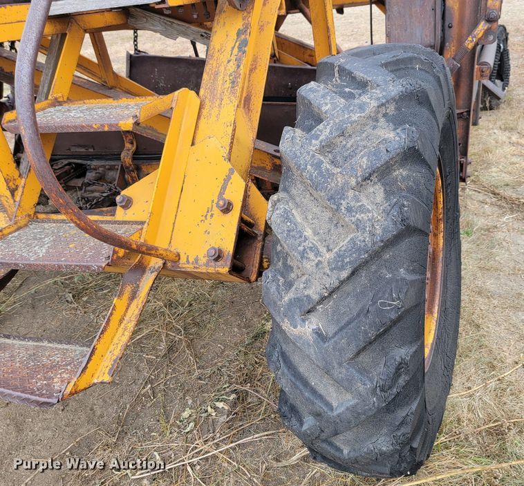 image for item LO9267 IHC U10  road widener