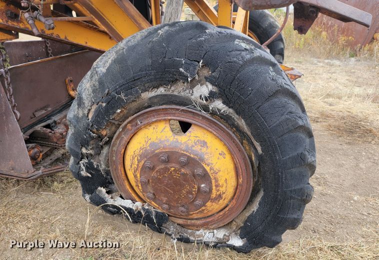 image for item LO9267 IHC U10  road widener