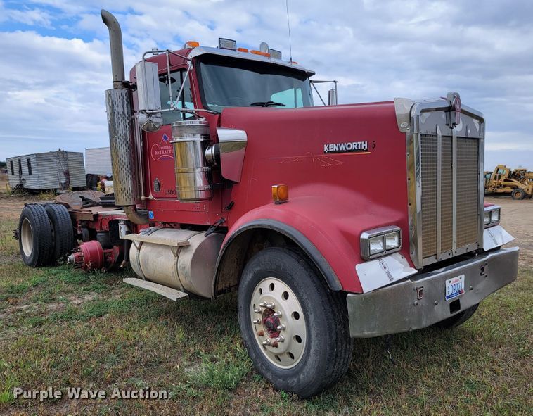image for item LO9268 2005 Kenworth W900  semi truck