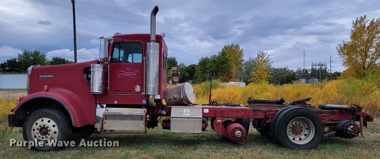 image for item LO9268 2005 Kenworth W900  semi truck