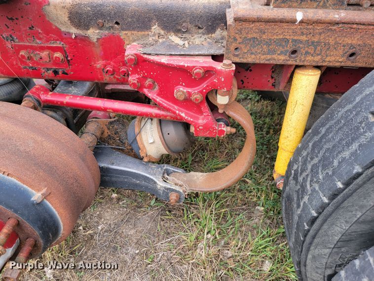 image for item LO9268 2005 Kenworth W900  semi truck