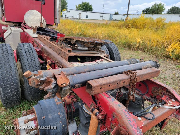 image for item LO9268 2005 Kenworth W900  semi truck