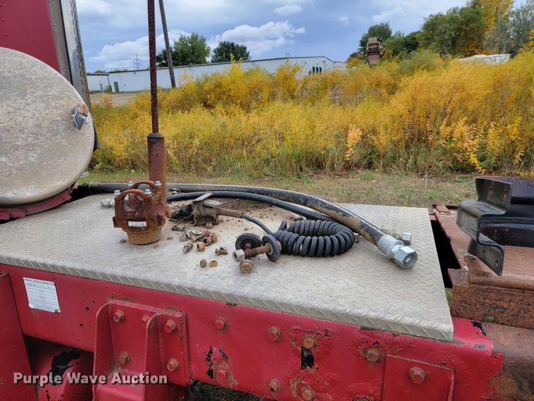 image for item LO9268 2005 Kenworth W900  semi truck