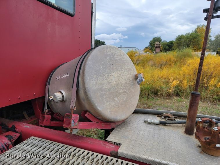 image for item LO9268 2005 Kenworth W900  semi truck