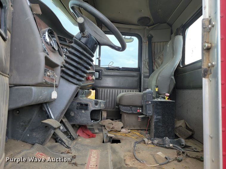 image for item LO9268 2005 Kenworth W900  semi truck