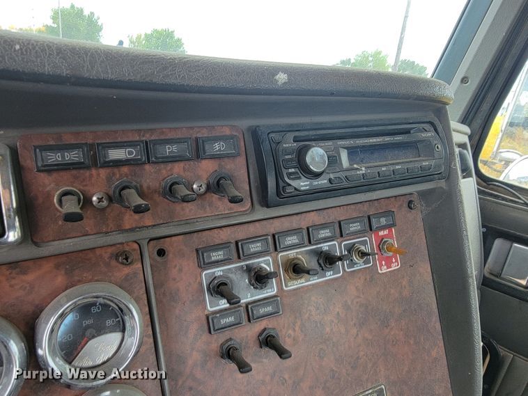 image for item LO9268 2005 Kenworth W900  semi truck