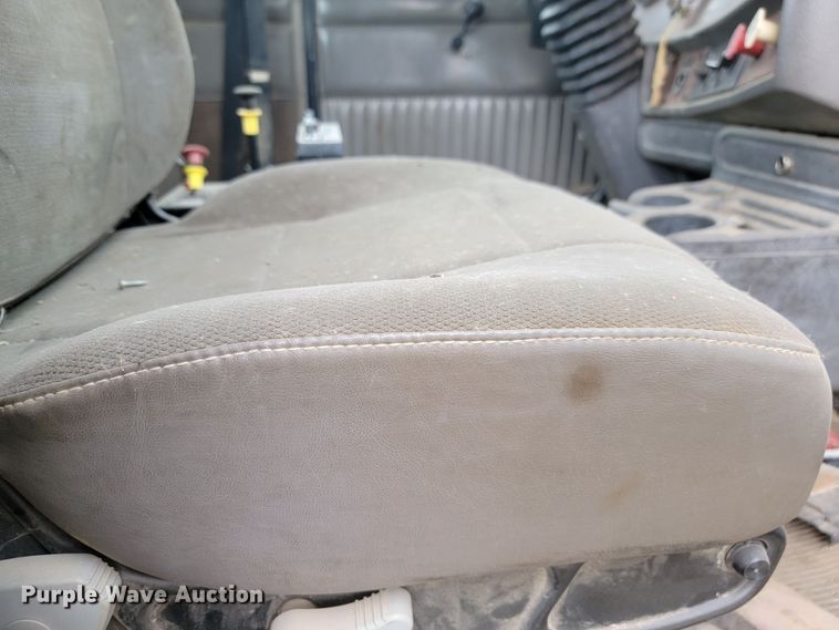 image for item LO9268 2005 Kenworth W900  semi truck