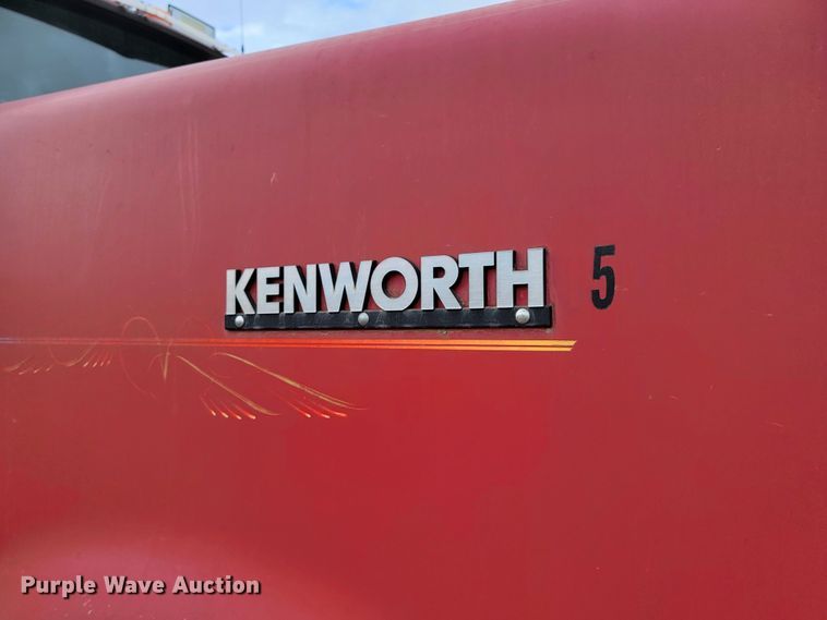 image for item LO9268 2005 Kenworth W900  semi truck