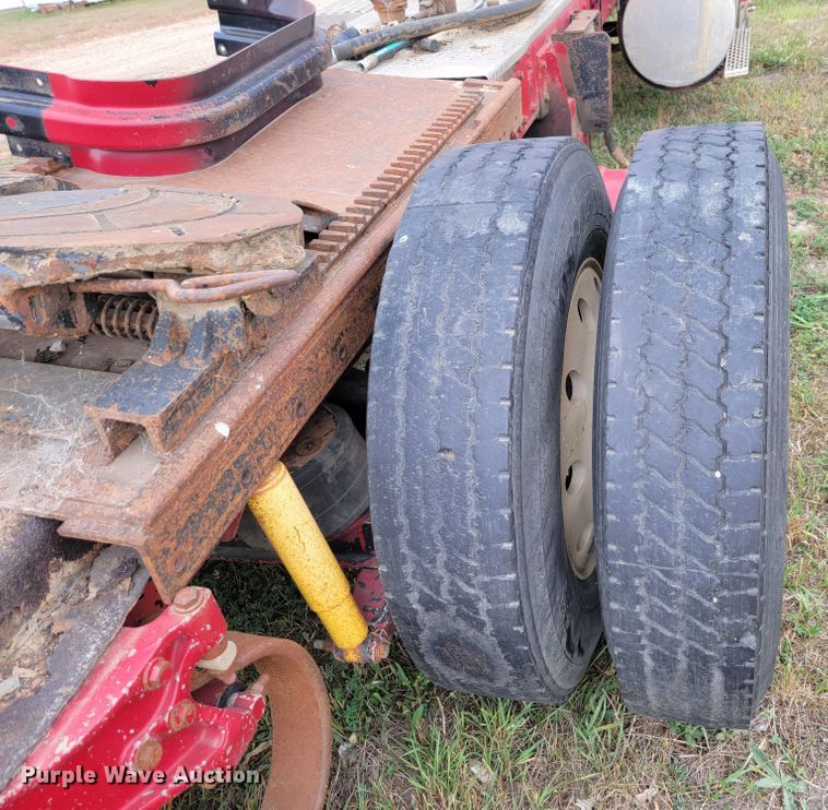 image for item LO9268 2005 Kenworth W900  semi truck