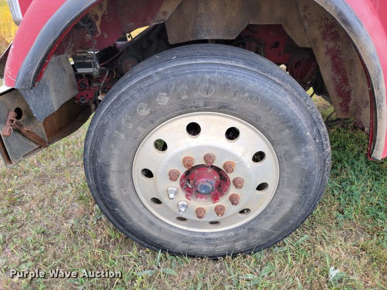 image for item LO9268 2005 Kenworth W900  semi truck