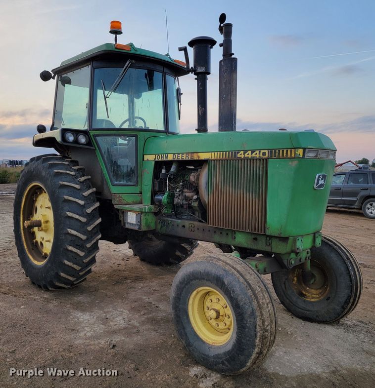 image for item LO9281 1978 John Deere 4440  tractor