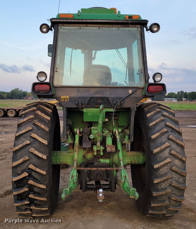 image for item LO9281 1978 John Deere 4440  tractor