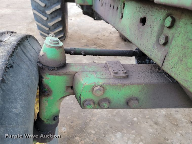 image for item LO9281 1978 John Deere 4440  tractor