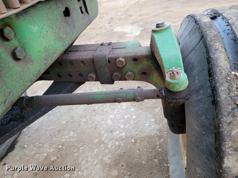 image for item LO9281 1978 John Deere 4440  tractor