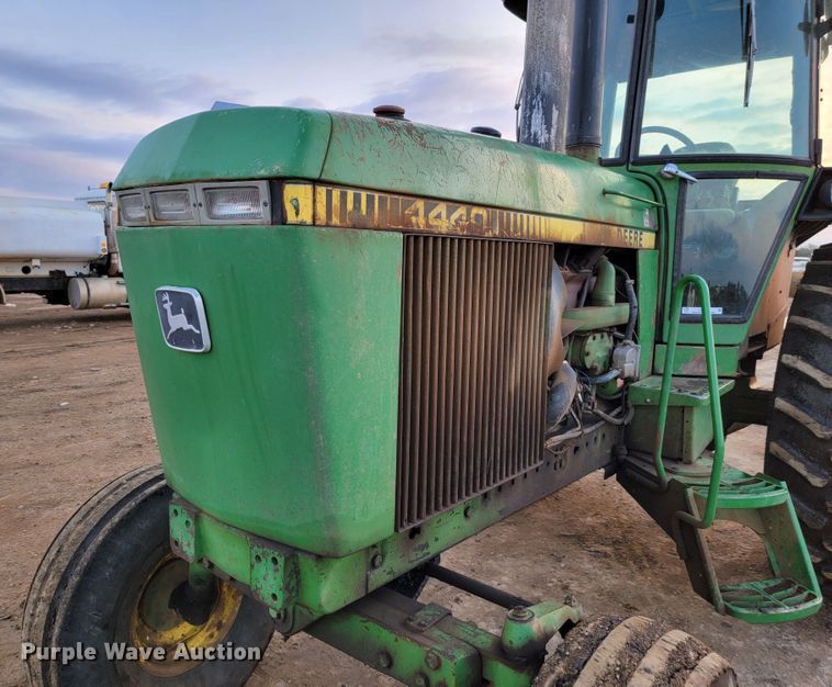 image for item LO9281 1978 John Deere 4440  tractor