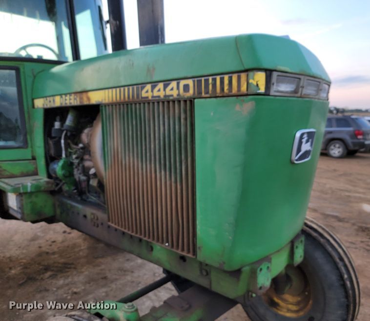 image for item LO9281 1978 John Deere 4440  tractor