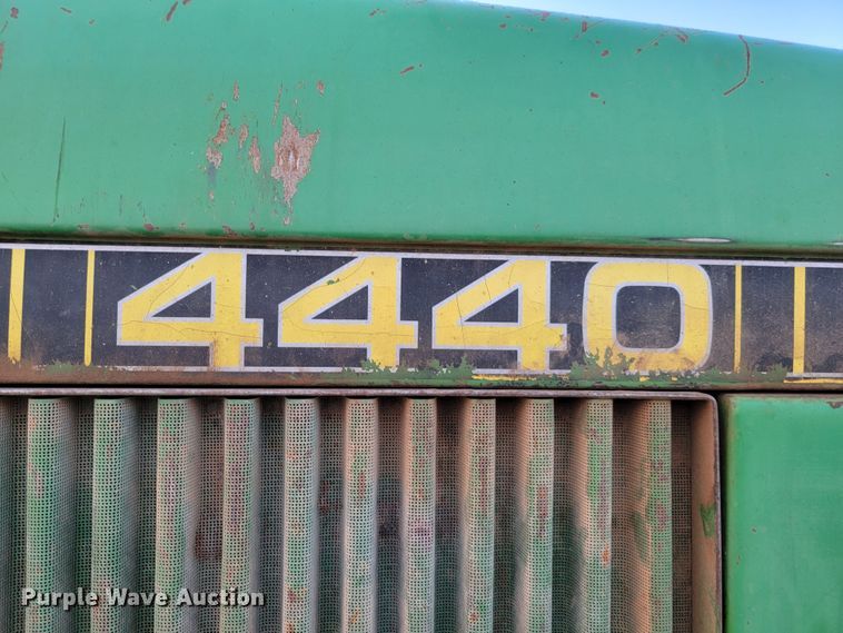 image for item LO9281 1978 John Deere 4440  tractor