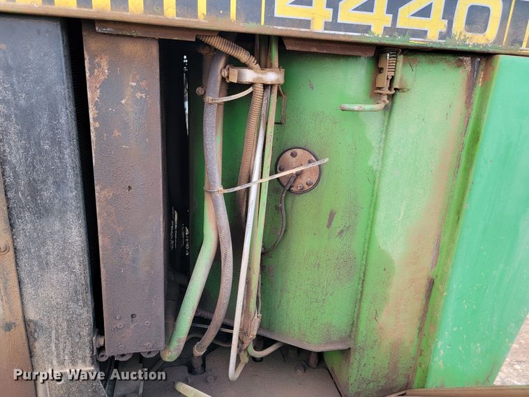 image for item LO9281 1978 John Deere 4440  tractor