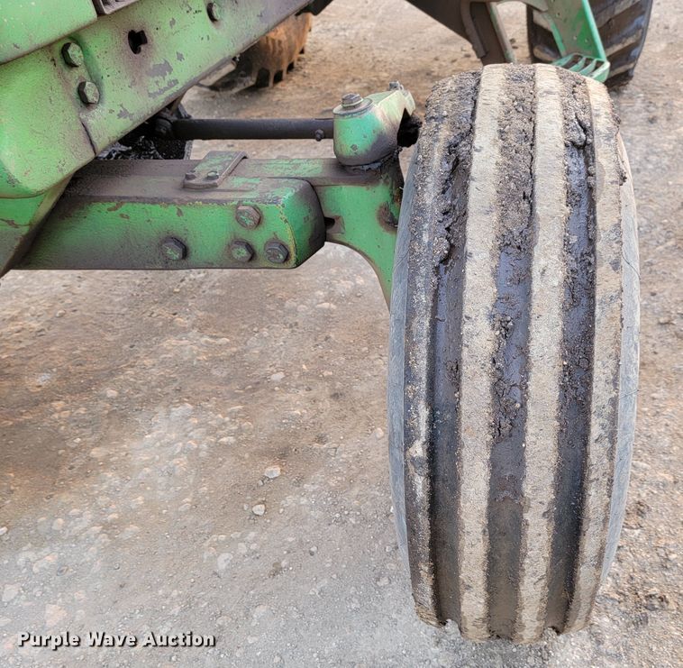 image for item LO9281 1978 John Deere 4440  tractor