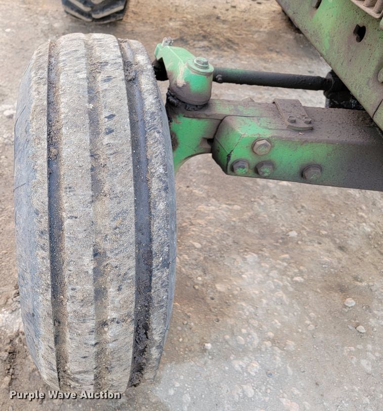 image for item LO9281 1978 John Deere 4440  tractor