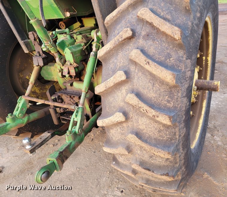 image for item LO9281 1978 John Deere 4440  tractor