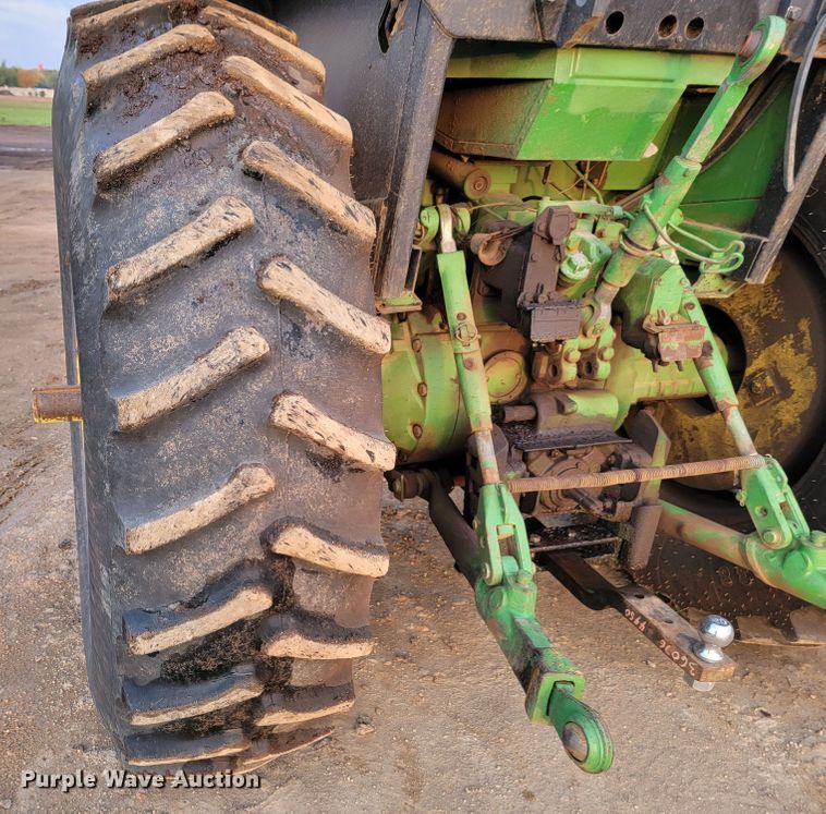 image for item LO9281 1978 John Deere 4440  tractor