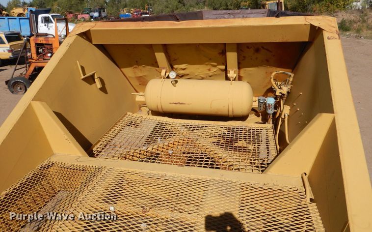 image for item LU9682 1973 Fruehauf  bottom dump trailer